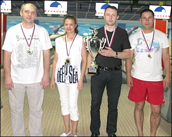 Победительница 8-го этапа чемпионата по боулингу АКВА-ТЕРМ 2011 команда VALTEC