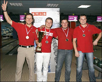 Победитель 8го этапа чемпионата по боулингу СТИС 2011 команда САЗИ